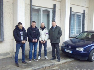 Zece migranţi, opriţi la frontiera cu Bulgaria